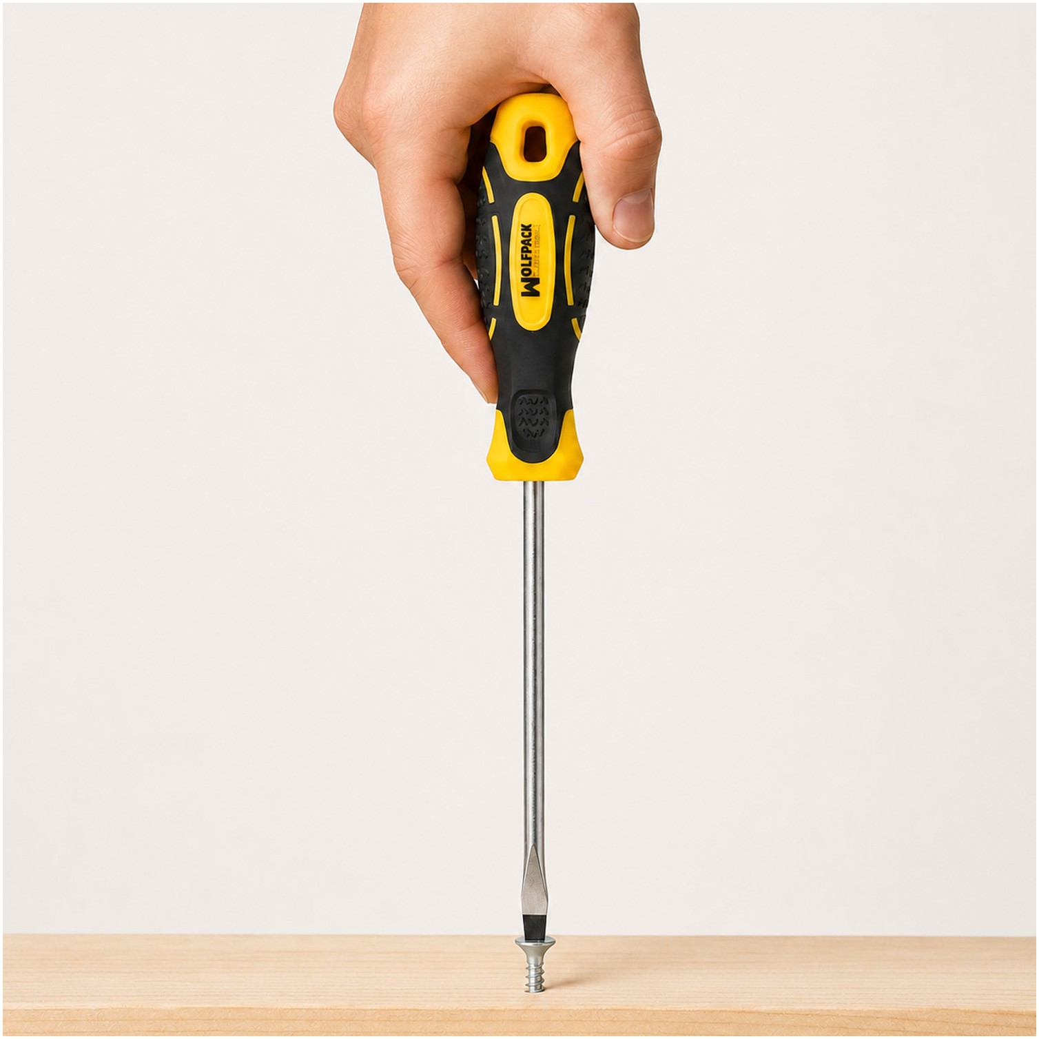 Destornillador Bimaterial Boca Estampada 3x100 mm.