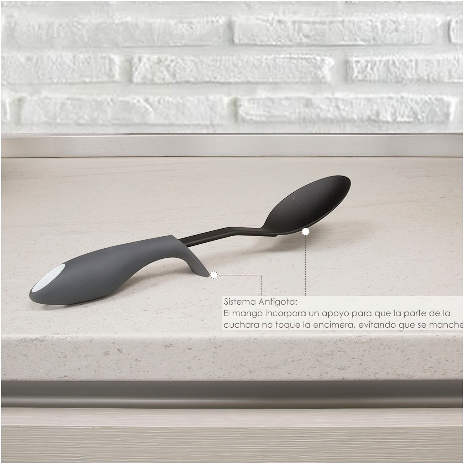 Cuchara Servir Cocina Nylon Con Mango Antigotas Engomado 32,5x6cm