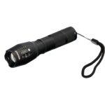 Linterna LED De Mano Aluminio A Pilas (3 AAA) 300 Lumenes 5 Watt. Con Zoom