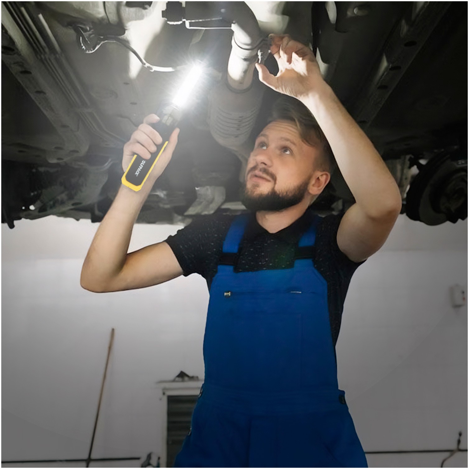 Linterna LED Multifunción Tipo Boligrafo Recargable (900 mAh) 200 Lumenes Con Iman, Gancho y Soporte Ajustable.