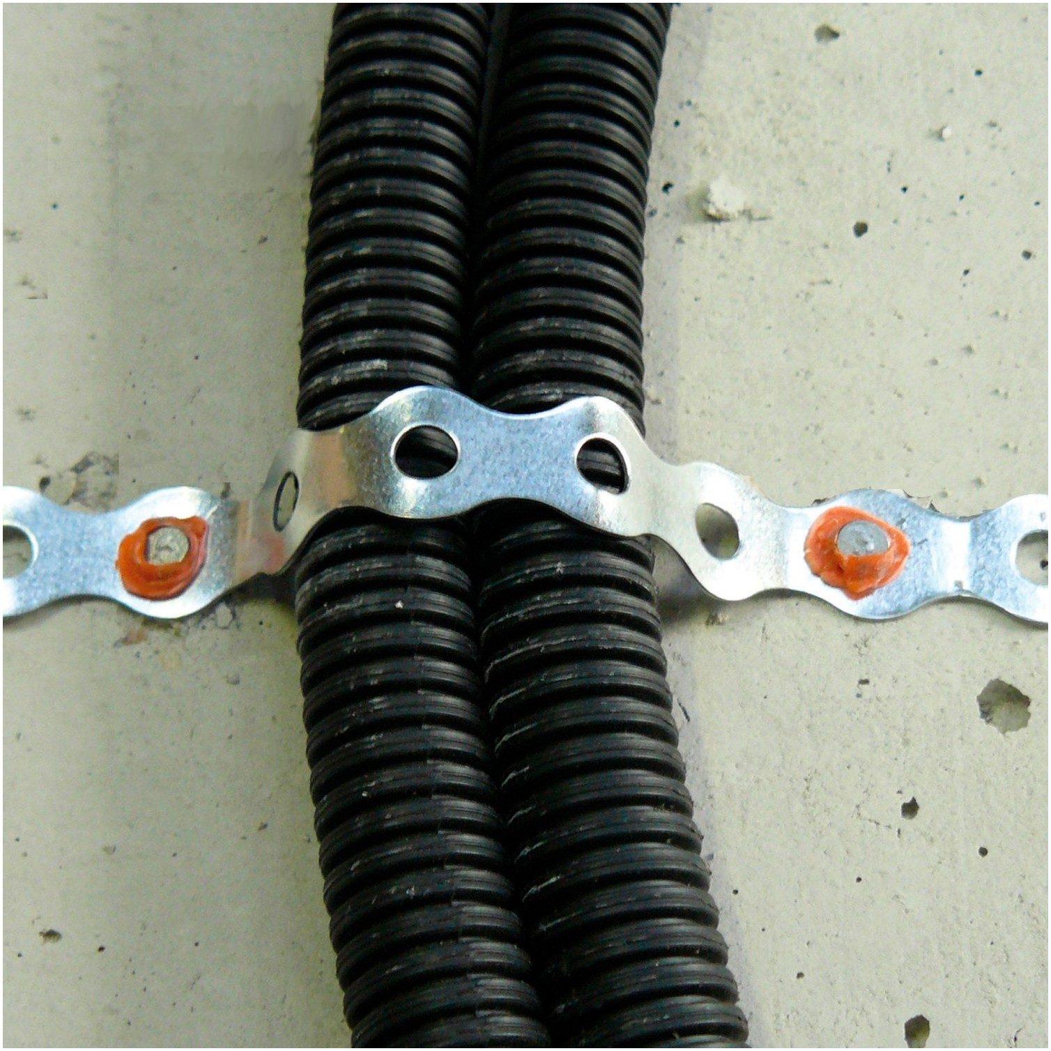 Cinta Perforada 12 mm (Rollo10 metros)